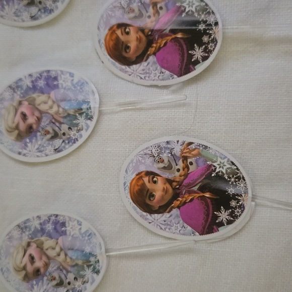 Wilton Disney Frozen 24 Cups/picks - Picture 2 of 4